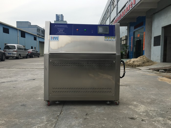 紫外老化試驗箱留意事項