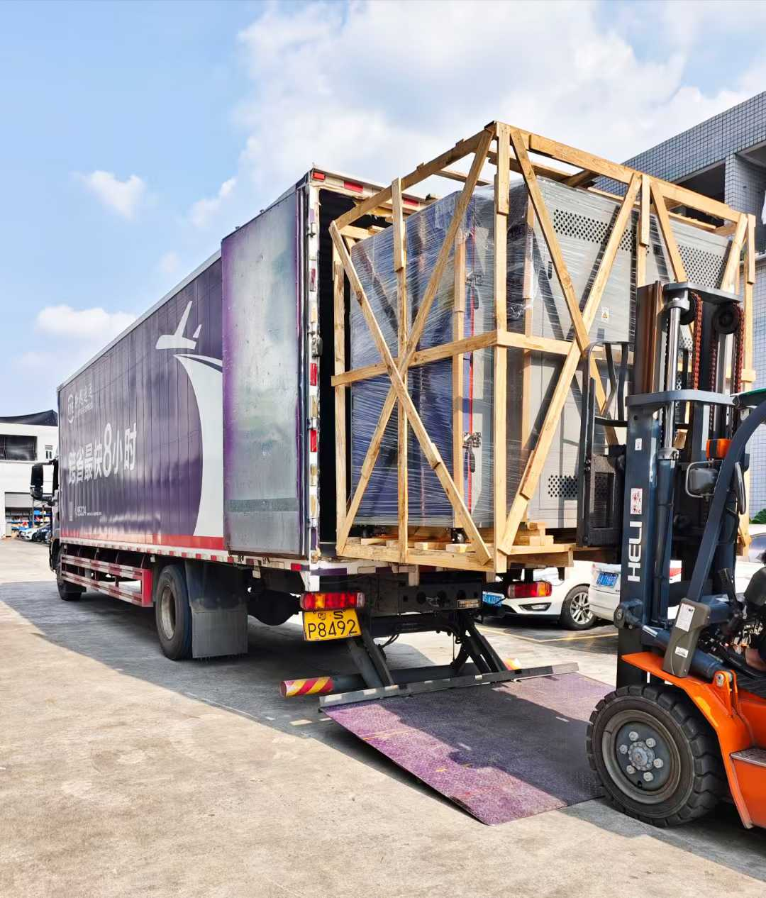 裝車出貨 裝車出貨